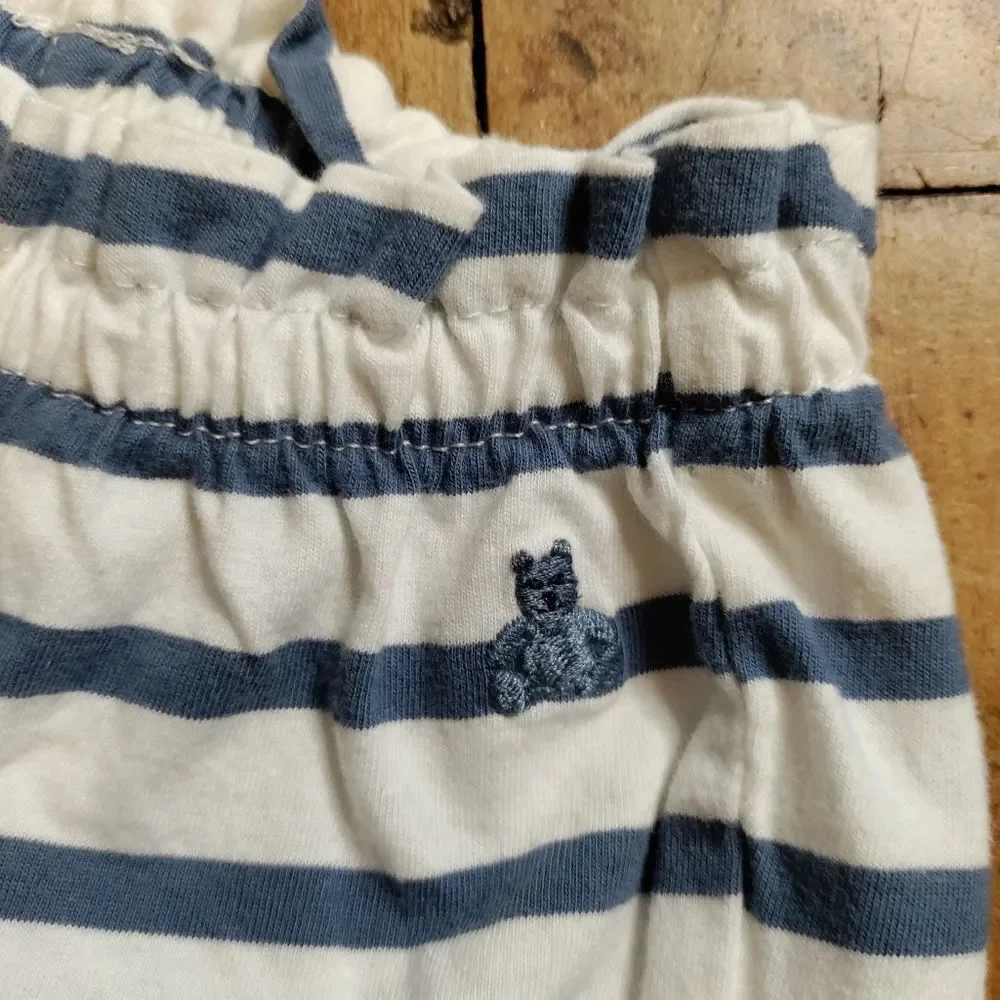 Gap shorts 3 to 6 months cotton white blue  ruffles baby girl summer